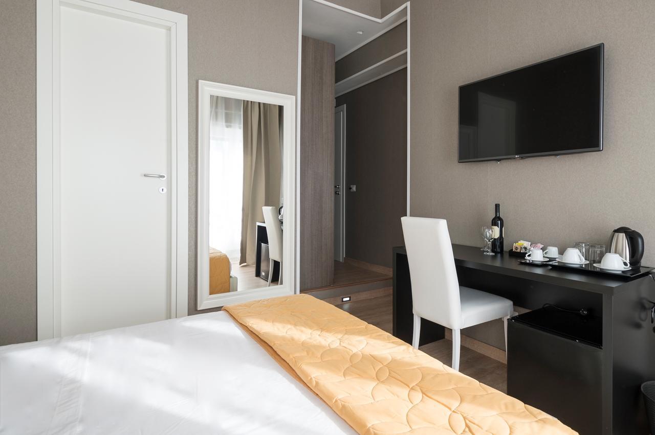 Happy Holiday In Rome B&B المظهر الخارجي الصورة