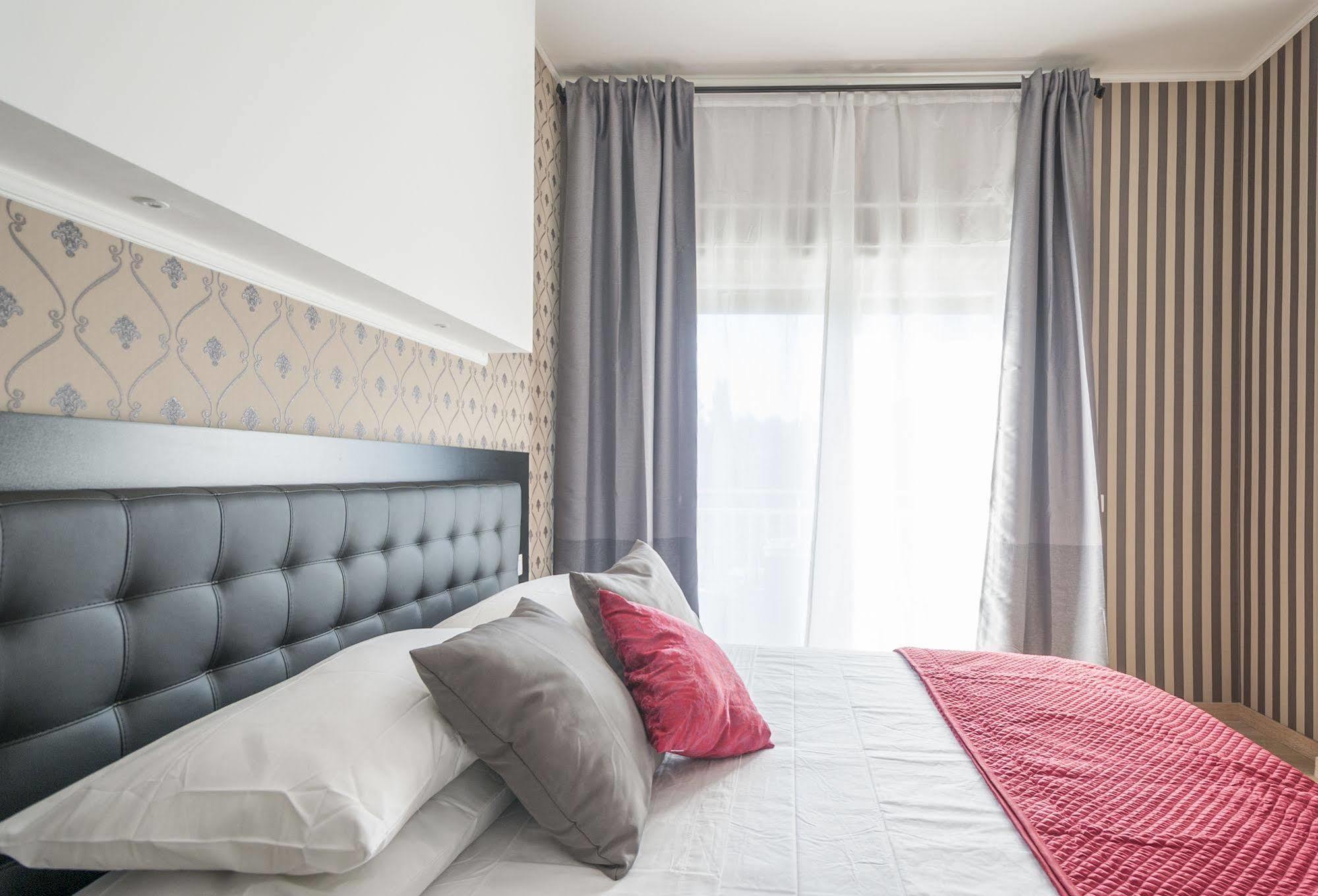 Happy Holiday In Rome B&B المظهر الخارجي الصورة